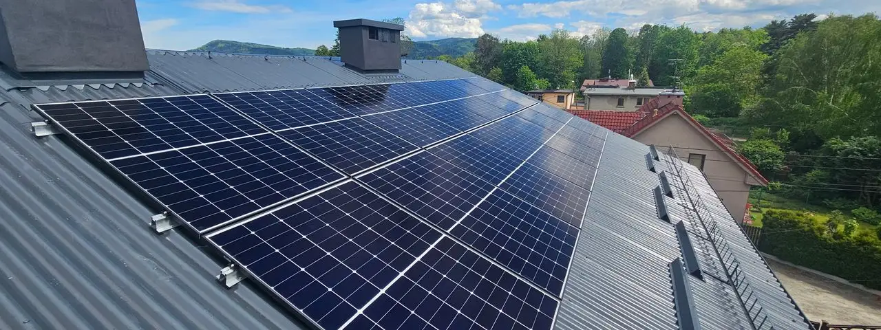 Instalacja fotowoltaiczna 6 kW zamontowana na domu jednorodzinnym