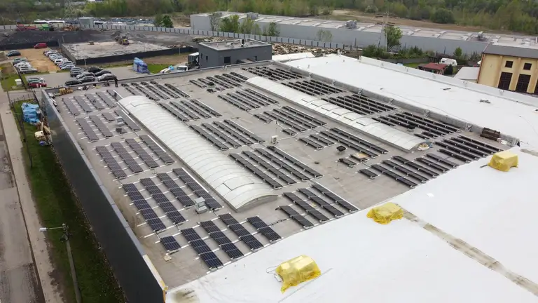 Fotowoltaika na dachu hali