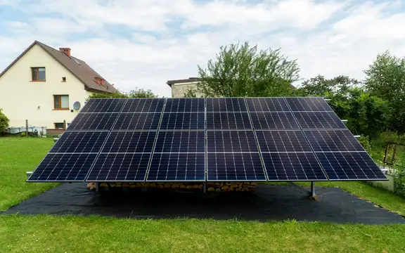 Instalacja fotowoltaiczna zamontowana na gruncie