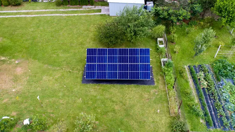 Instalacja fotowoltaiczna zamontowana na gruncie