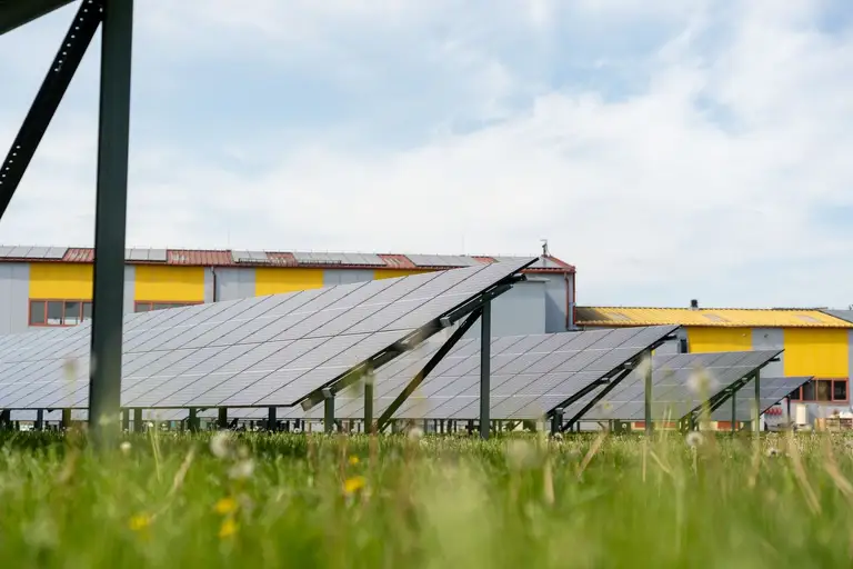 Instalacja fotowoltaiczna zamontowana na gruncie