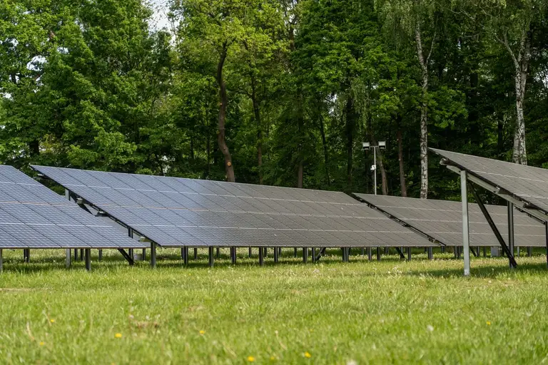 Instalacja fotowoltaiczna na ziemi