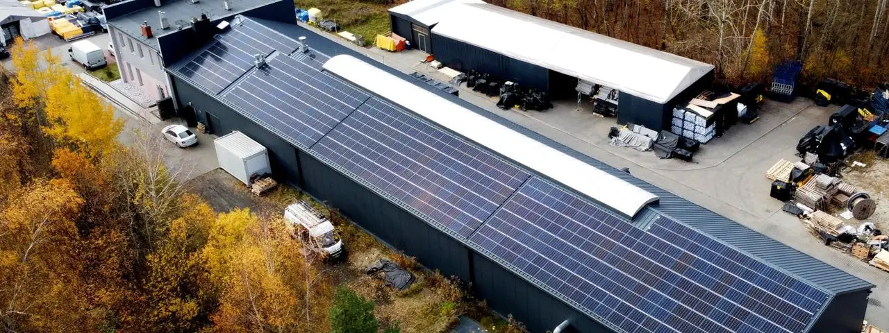 Fotowoltaika na dachu hali