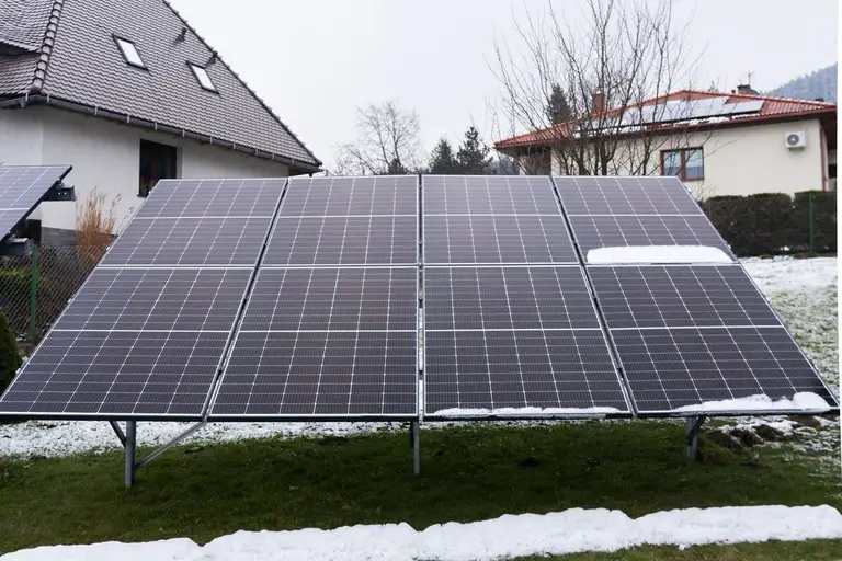 Instalacja fotowoltaiczna o mocy 3 kw zamontowana na gruncie