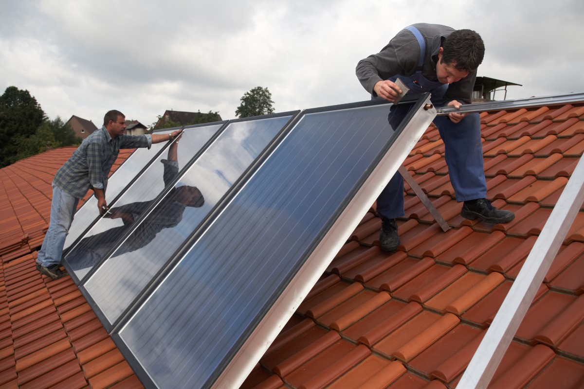 Ile kosztuje instalacja solarna? Co wpływa na cenę solarów?